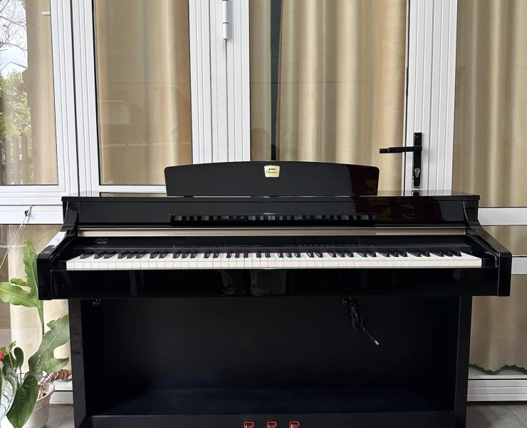 YAMAHA CLP 340 PE