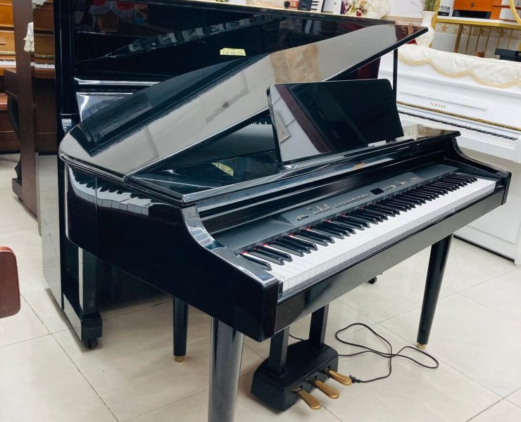 YAMAHA CLP-555